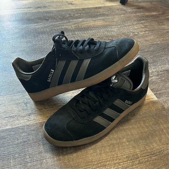 Men’s adidas Gazelle indoor shoe - Picture 1 of 6